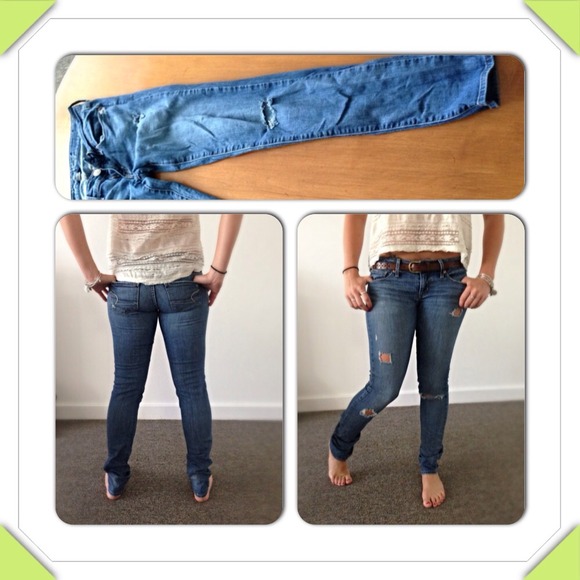 Medium Wash American Eagle Skinny Jeans