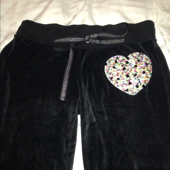 ⛔⛔bundledVictoria's Secret (PINK) velour pants