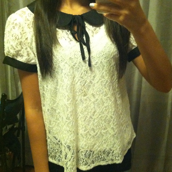 white lace Peter Pan collar top