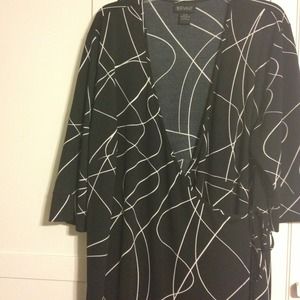 ⭐️REDUCED⭐️Black & white wrap dress