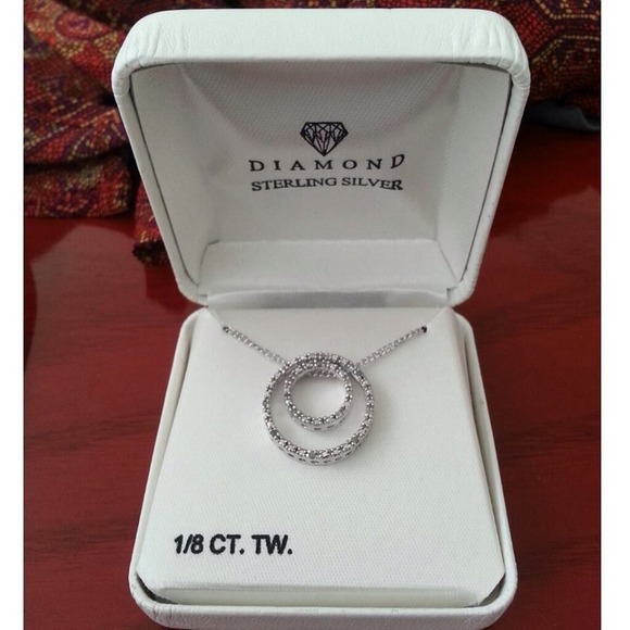 Pretty Diamond Necklace