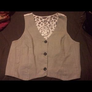 I'm selling this chico's 99 percent cotton