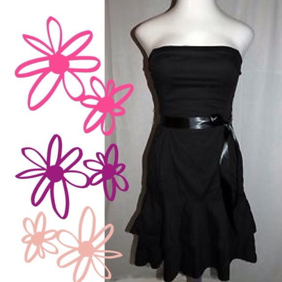 Dresses & Skirts - 🎈Host pick🎈 Black strapless dress