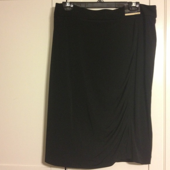 ⭐️REDUCED⭐️Cute black skirt