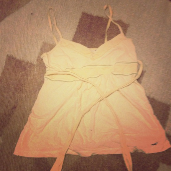 Yellow hollister tee
