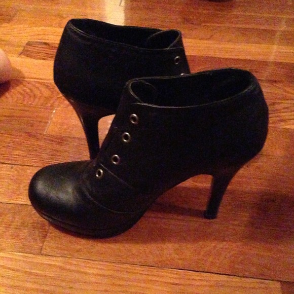 Boot - Picture 2 of 3