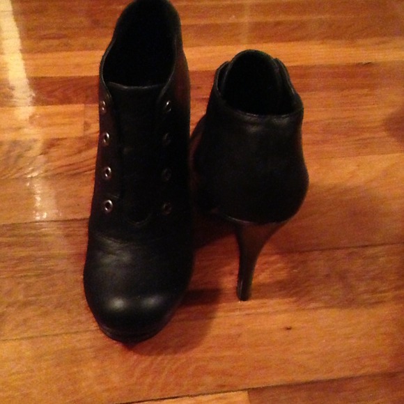 Boot - Picture 3 of 3