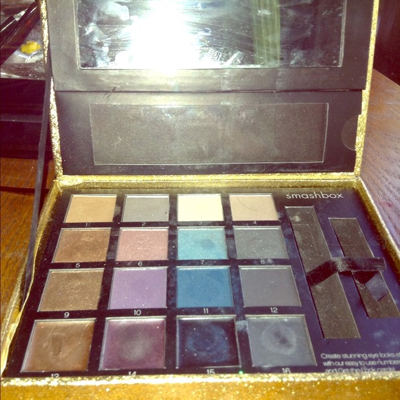 REDUCED!! 💕mashbox pallet