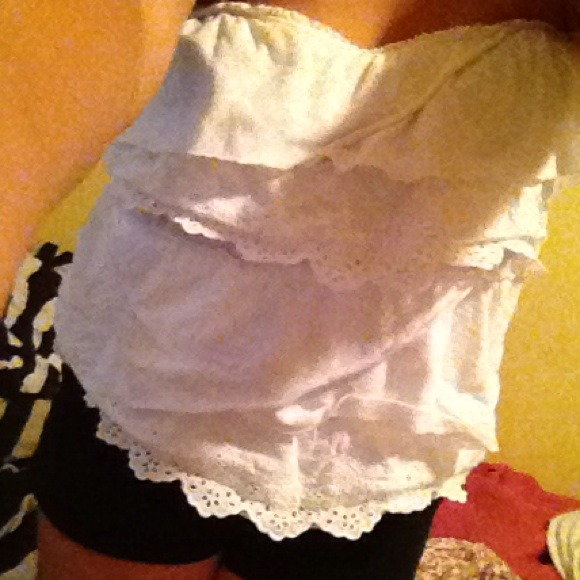 White eyelet ruffle top!