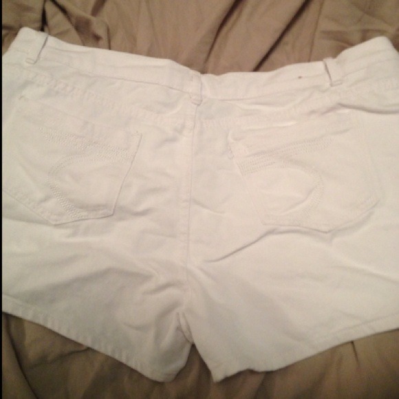 💢💢Sold in bundle💢💢White pants size 16 NWOT - Picture 2 of 3