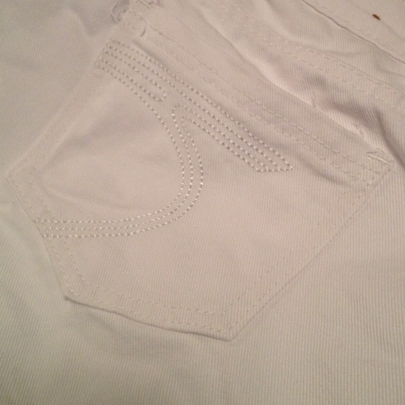 💢💢Sold in bundle💢💢White pants size 16 NWOT - Picture 3 of 3
