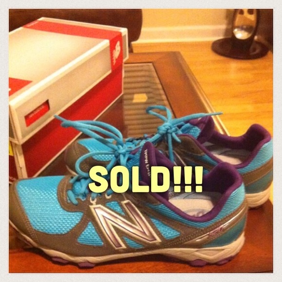New Balance Shoes - 🚫SOLD🚫 Cute NB tennis shoes! Great color!