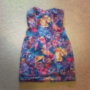 Floral strapless dress