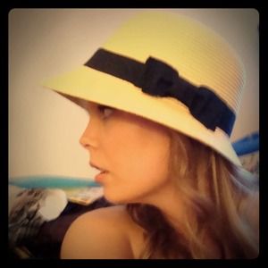 The HATTER Company Hat with Bow