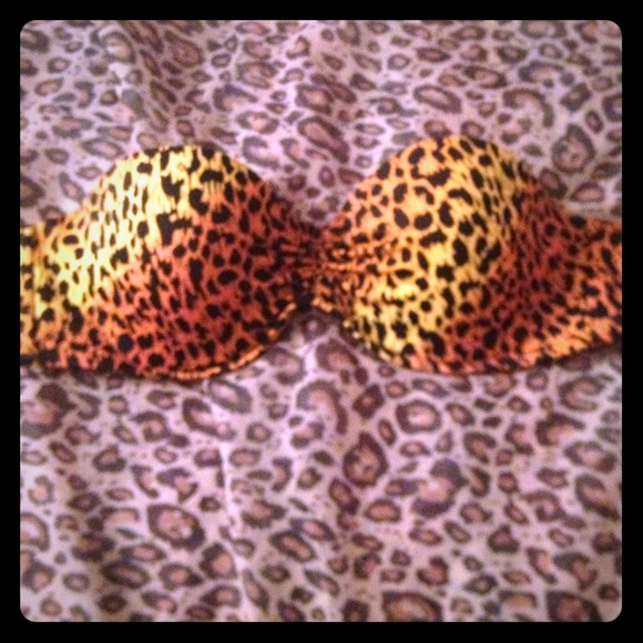 ❤Victoria secret swim top!