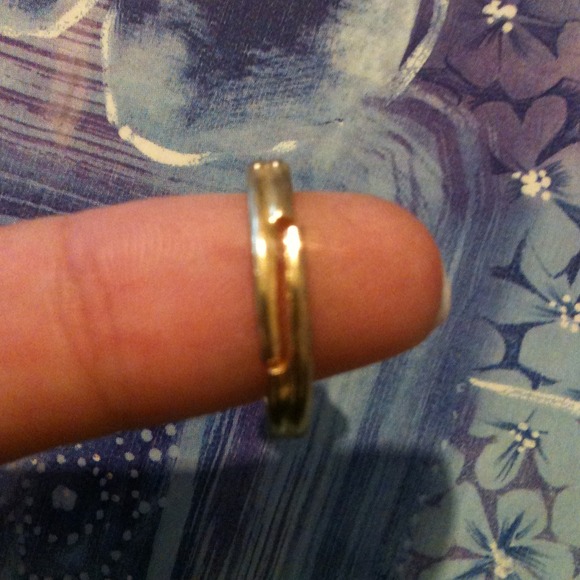 Ring - Picture 2 of 2