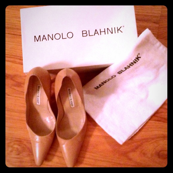 SOLD *Authentic Tan Manolo Blahnik Heels