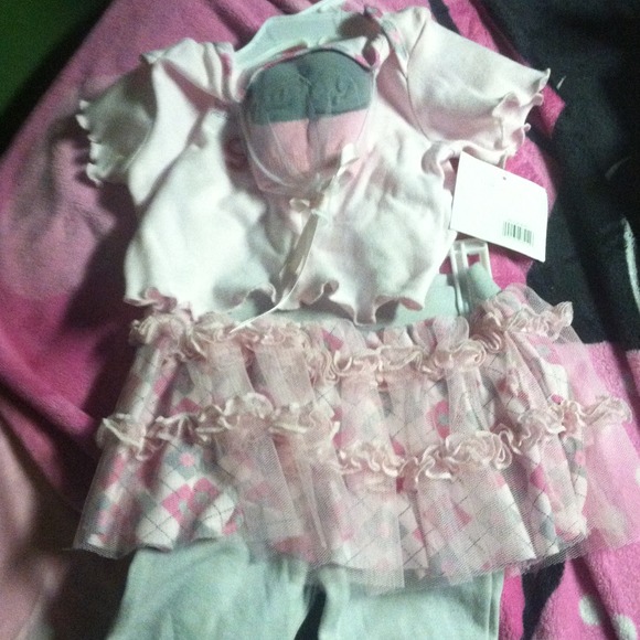 Baby girl set 9-12 months new with tags