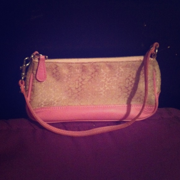 Pink leather coach bag ! Used twice ! Trade wanted