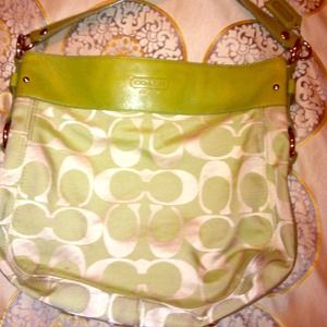 🍀 Authentic Coach Bag. Beautiful green. Used 🍀