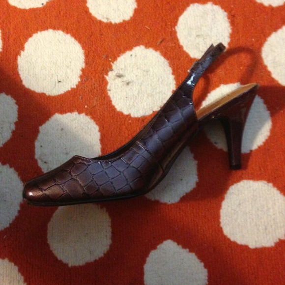 Purple Python Print Pumps - Picture 2 of 3