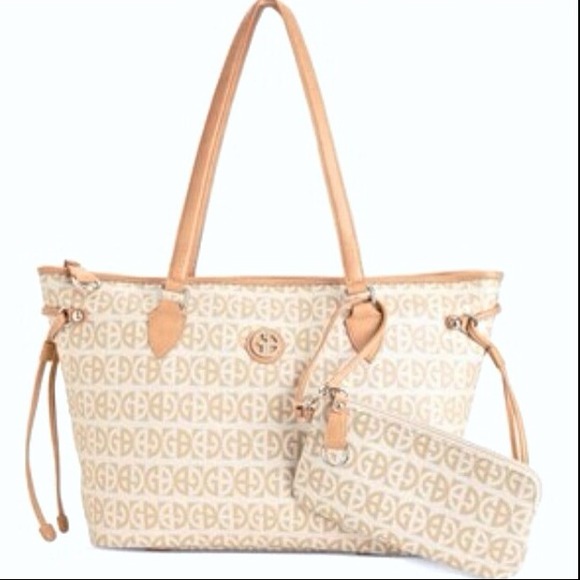 ⛔️SOLD⛔️ Giani Bernini Block Signature Tote - Picture 3 of 4