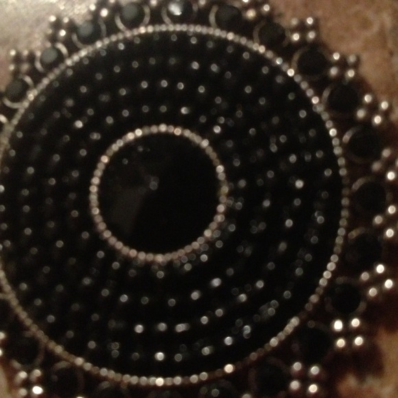 Neck less - Picture 2 of 4