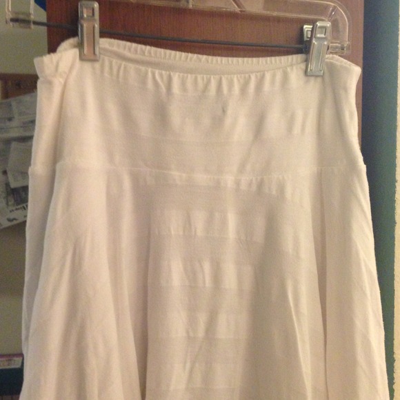 White cotton asymmetrical skirt - Picture 3 of 3