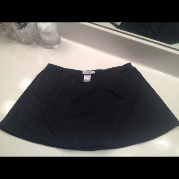 Size 8 swim skirt