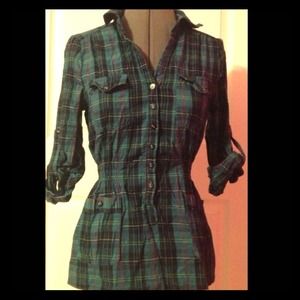 Button-down, flannel top. Size small.