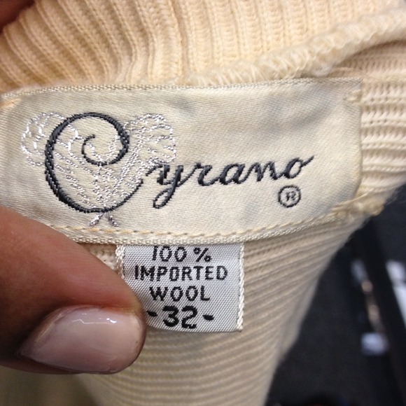 SOLD in bundle! πHost Pickπ Cozy And Chic knit - Picture 3 of 3