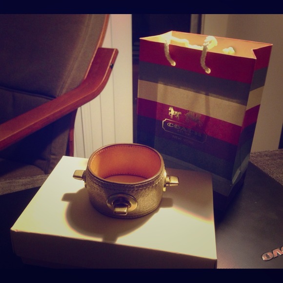 SOLD!!!!!!!Authentic. Coach Bracelet. Gold