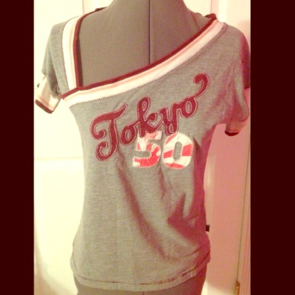 Adorable Tokyo tee from The Buckle.