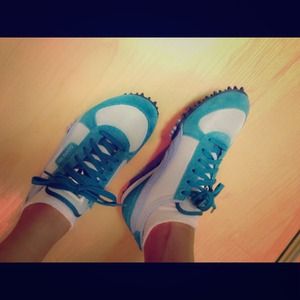 💯% authentic Ladies Puma shoes.