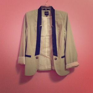 What a cute blazer!