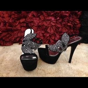 Shoes high heel size 6 us