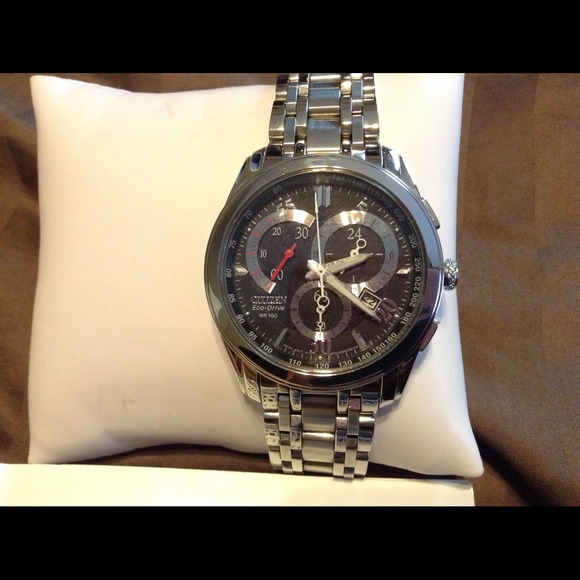 Eco-drive watch. No scratches like new. Mens watch - Picture 2 of 4
