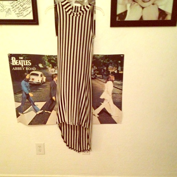 High low black&white dress .