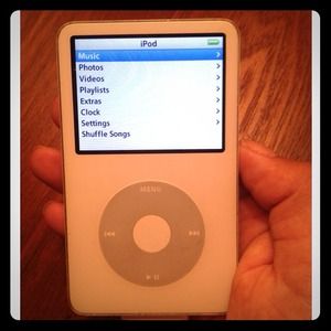 *RESERVED* for @felixlyn. 30 GB iPod!