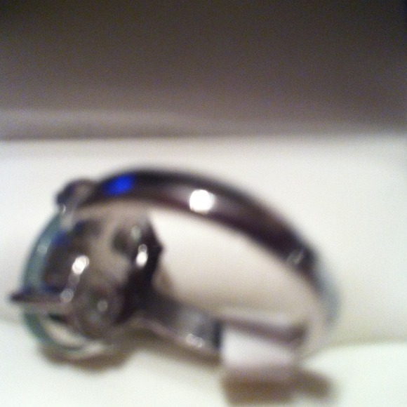 Ring - Picture 2 of 3