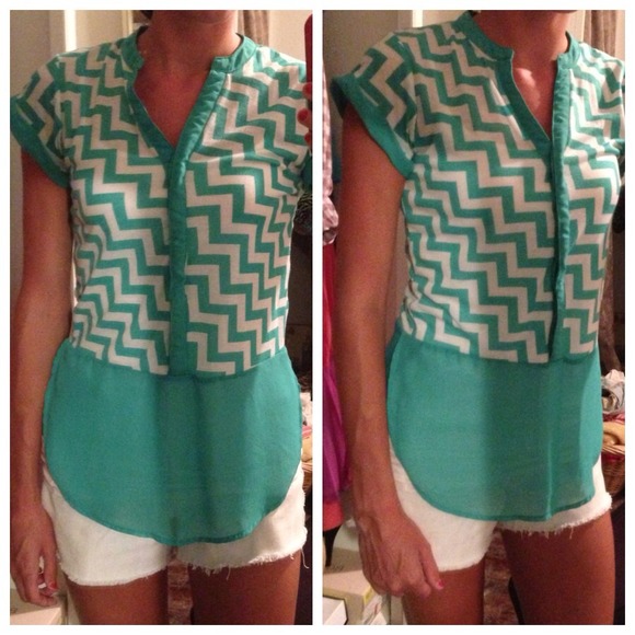 ❌❌SOLD in bundle❌❌Chevron top - Picture 4 of 4