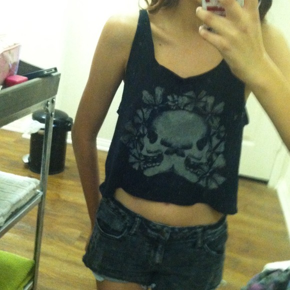 Brandy Melville Tops - 🔴SOLD🔴brandy melville crop tank