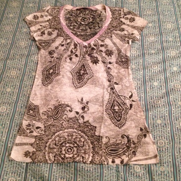 ✨REDUCED✨ Love Culture top - Picture 1 of 4
