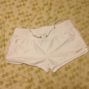 BILLABONG WHITE BOARD SHORTS WORN ONCE