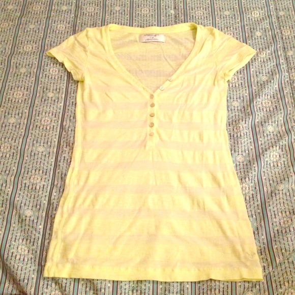✨REDUCED✨ American Eagle V-Neck - Picture 1 of 1