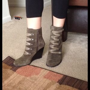 beautiful  green olive suede booties