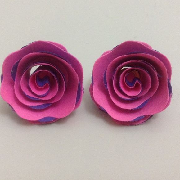 Jewelry - Handmade quilled blooming rose stud earrings