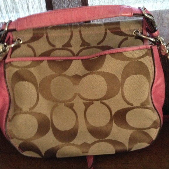 Adorable pink & tan Coach purse - Picture 3 of 4