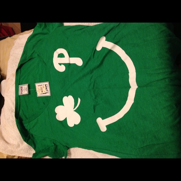 Large VS Pink MLB Phillies st patty's day shirt !