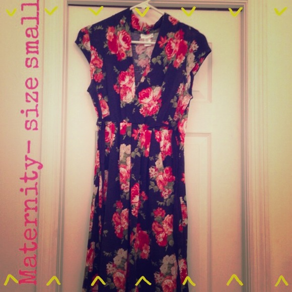 Maternity dress- Motherhood